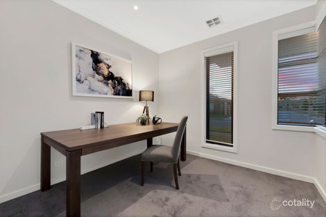 Property photo of 13 Silverleaf Crescent Officer VIC 3809