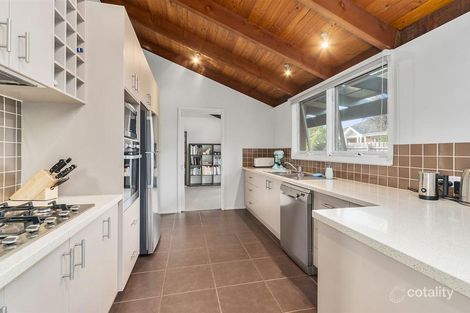 Property photo of 6 Wolfdene Court Mornington VIC 3931