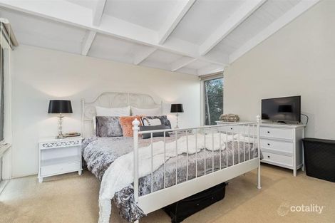 Property photo of 6 Wolfdene Court Mornington VIC 3931