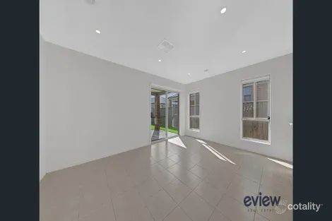 Property photo of 24 Fairhall Avenue Werribee VIC 3030