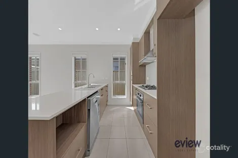 Property photo of 24 Fairhall Avenue Werribee VIC 3030