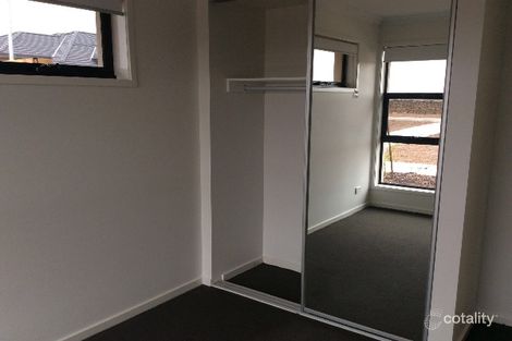 Property photo of 1 Vessey Walk Wyndham Vale VIC 3024