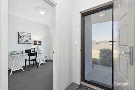 Property photo of 8 Hallam View Caversham WA 6055