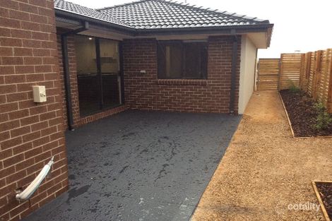 Property photo of 1 Vessey Walk Wyndham Vale VIC 3024