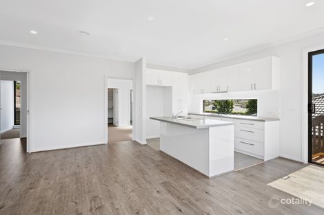 Property photo of 11 Butina Crest Pakenham VIC 3810