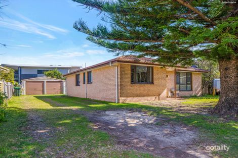 Property photo of 24 Hibiscus Close Maloneys Beach NSW 2536