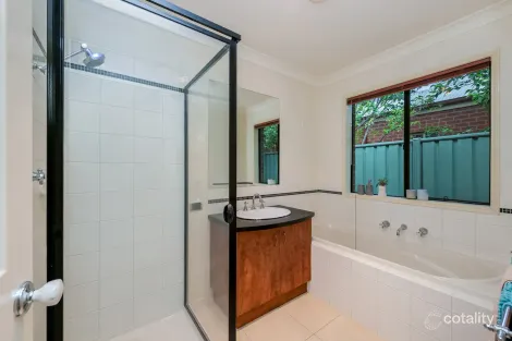 Property photo of 3 Exeter Place Strathfieldsaye VIC 3551