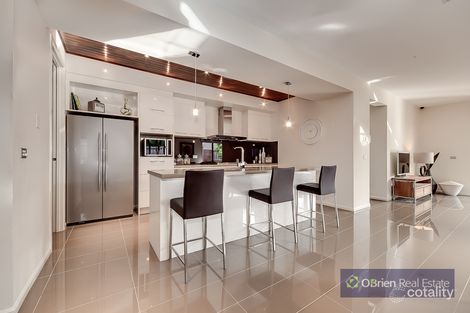 Property photo of 8 Red Maple Drive Cranbourne West VIC 3977