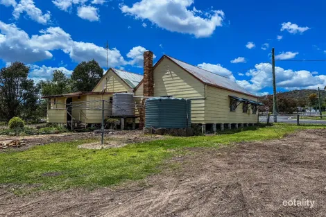 4 Curr Rd, Ballandean, QLD 4382