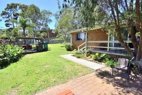 Property photo of 27 Noongah Terrace Crescent Head NSW 2440