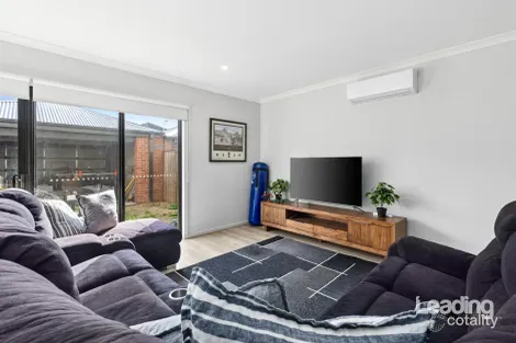 Property photo of 28 Ballet Crescent Sunbury VIC 3429