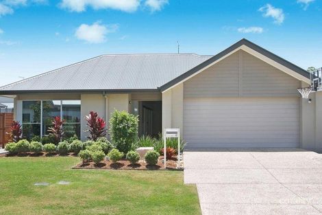 Property photo of 5 Swan Court Wakerley QLD 4154
