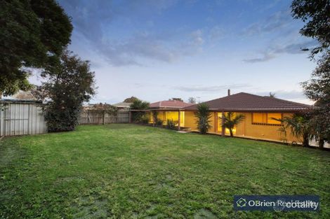 Property photo of 1 Dearing Avenue Cranbourne VIC 3977