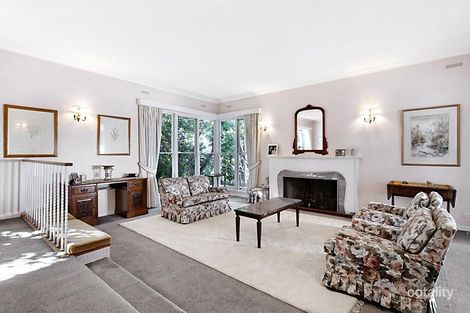 Property photo of 57 Streeton Crescent Ivanhoe East VIC 3079
