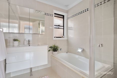 Property photo of 3 Greenmeadows Crescent Toongabbie NSW 2146