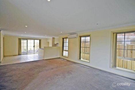 Property photo of 2/19 Boronia Grove Doncaster East VIC 3109