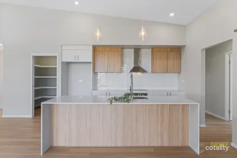 Property photo of 51 Woodruff Crescent Nikenbah QLD 4655