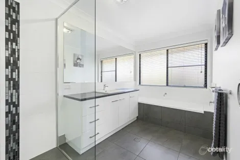 Property photo of 7 Brough Court Esk QLD 4312