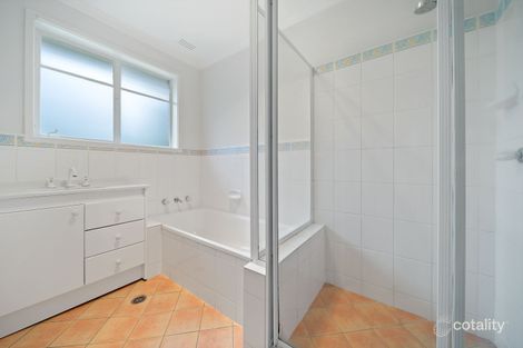 Property photo of 28 Woodger Parade Karabar NSW 2620