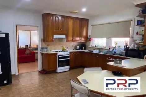 Property photo of 11 Oswin Street Parkes NSW 2870