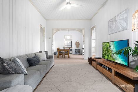 Property photo of 11 Waterview Avenue Wynnum QLD 4178