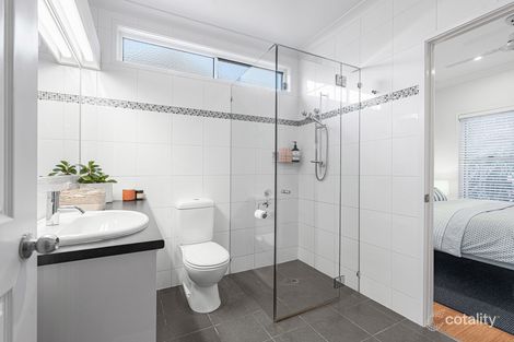 Property photo of 11 Waterview Avenue Wynnum QLD 4178