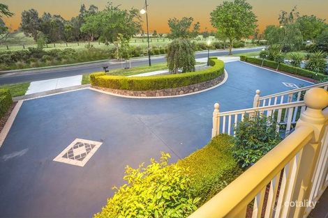 Property photo of 71 Parkside Rise Craigieburn VIC 3064