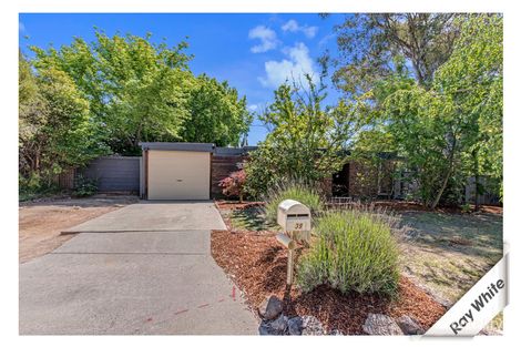 Property photo of 39 Emily Bulcock Crescent Gilmore ACT 2905