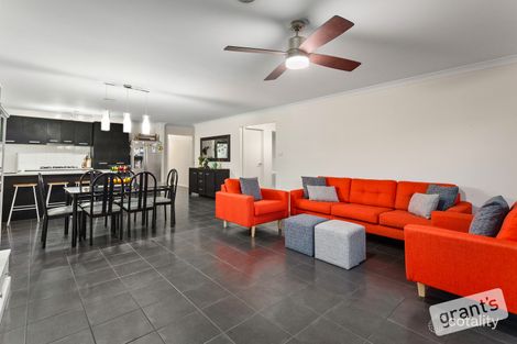 Property photo of 8 Bavaria Lane Pakenham VIC 3810