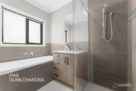 Property photo of 14 Chambers Crescent Cranbourne North VIC 3977