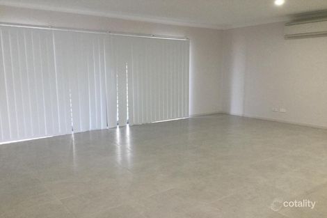 Property photo of 24 Nigella Circuit Hamlyn Terrace NSW 2259