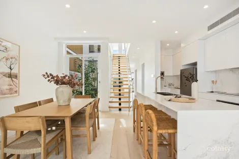 2/17 Glebe St, Wollongong, NSW 2500