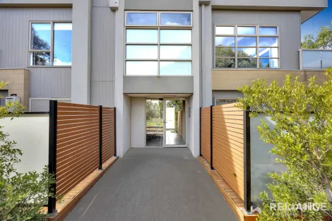 Property photo of 101/2 Rockgarden Drive Truganina VIC 3029