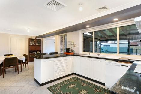 Property photo of 1 Lyndhurst Court Wattle Grove NSW 2173