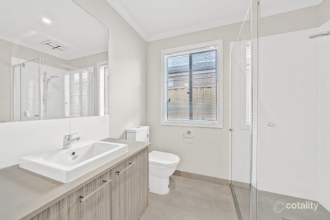 Property photo of 16 Midfield Way Clyde VIC 3978