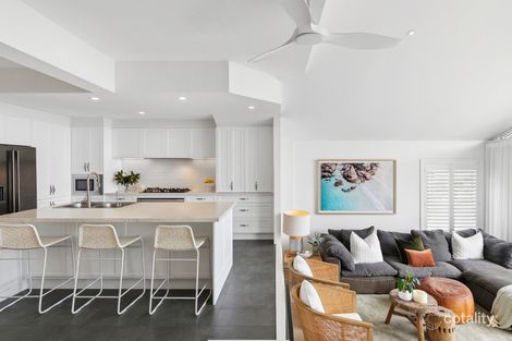Property photo of 33 Undercliffe Street Dee Why NSW 2099