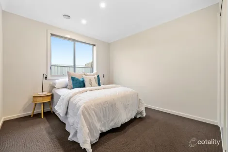 Property photo of 25 Walkhill Drive Wollert VIC 3750