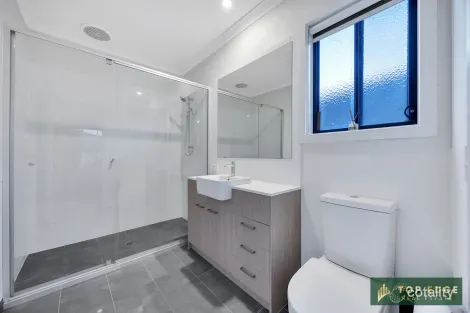 Property photo of 15 Dalveen Drive Fraser Rise VIC 3336