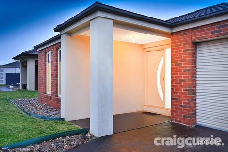 Property photo of 22 Scarlet Crescent Pakenham VIC 3810