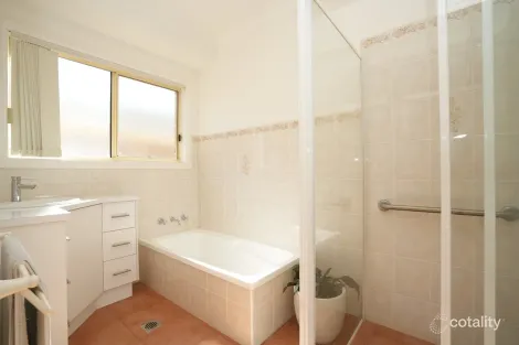 Property photo of 92B Clifton Boulevard Griffith NSW 2680