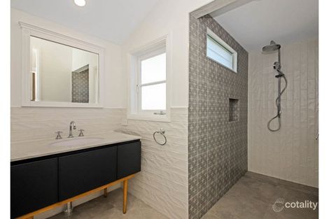 Property photo of 266 Flinders Parade Sandgate QLD 4017