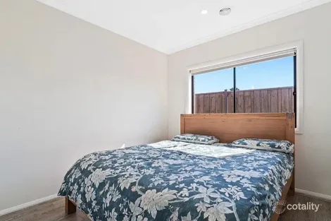 Property photo of 28 Janoli Street Mickleham VIC 3064