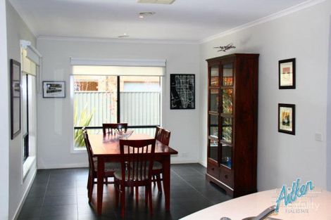 Property photo of 7 The Grove Keysborough VIC 3173