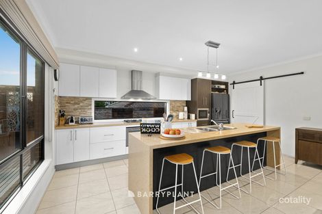 Property photo of 11 Oakmoss Place Berwick VIC 3806