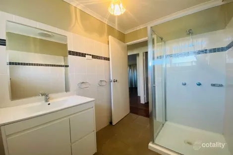 Property photo of 16 Middle Crescent Dysart QLD 4745