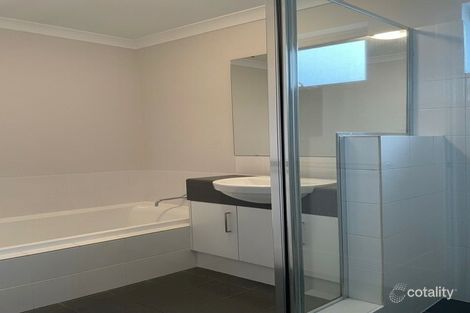 Property photo of 15 Chasselas Road Hocking WA 6065