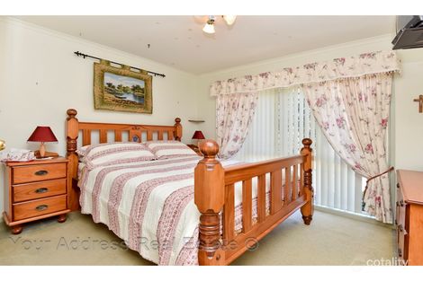 18 Bottlebrush Dr, Regents Park, QLD 4118