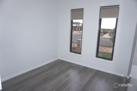 Property photo of 32 Flatbush Avenue Point Cook VIC 3030