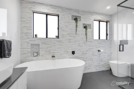 Property photo of 5 Lupton Place Horningsea Park NSW 2171