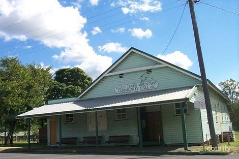 8 Coonowrin Rd, Glass House Mountains, QLD 4518